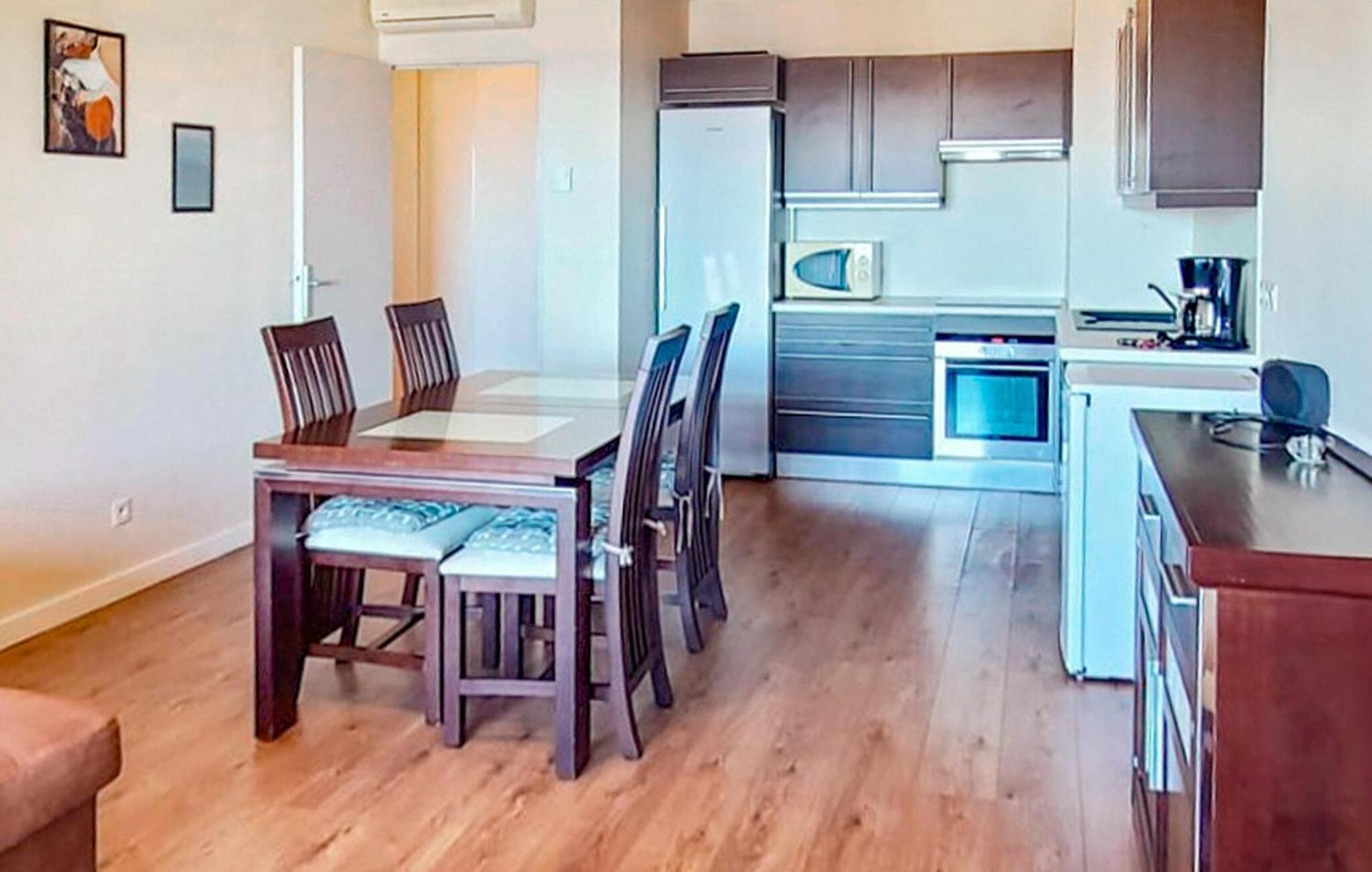 3 Bedroom Nice Apartment In Canet En Roussillon Ngoại thất bức ảnh